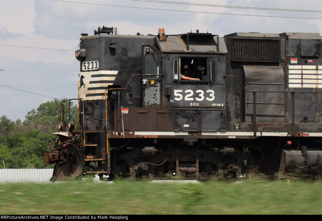 NS 5233